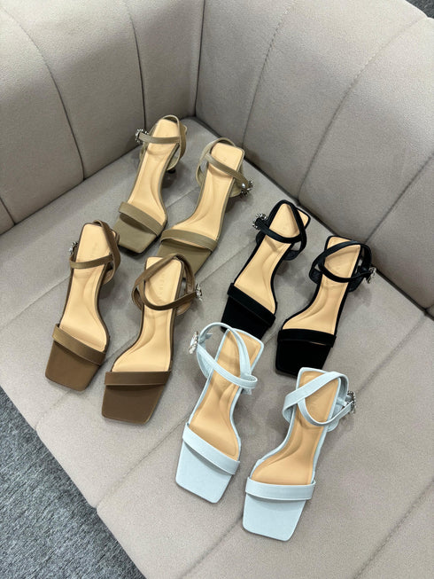 Women Elegant Diamond Embedded Buckle Straps Heel